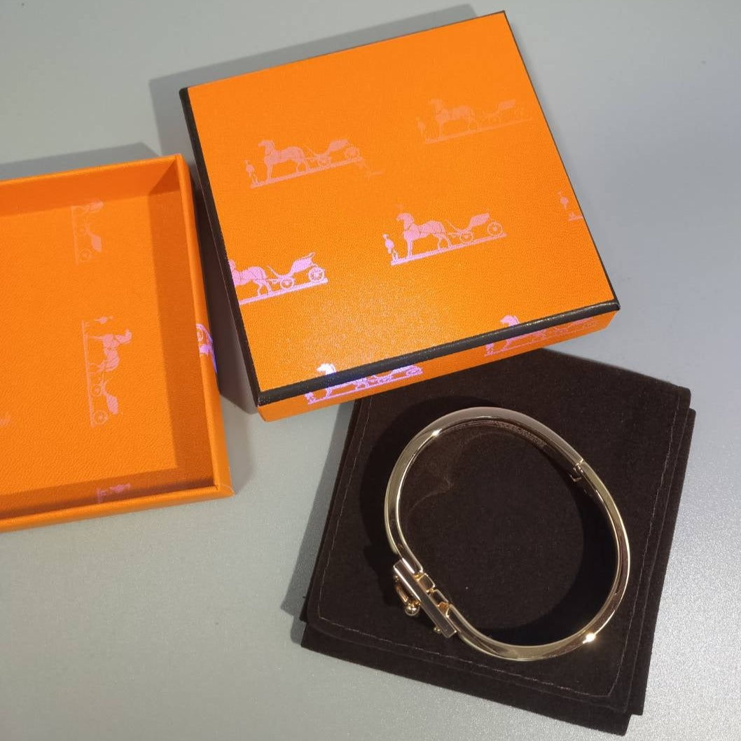 [Triumph Jewelry]H CLOUD BLUE BRACELET