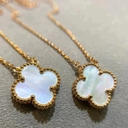 [Triumph Jewelry ]CLOVER 15MM WHITE MOTHER-OF-PEARL GOLD NECKLACE