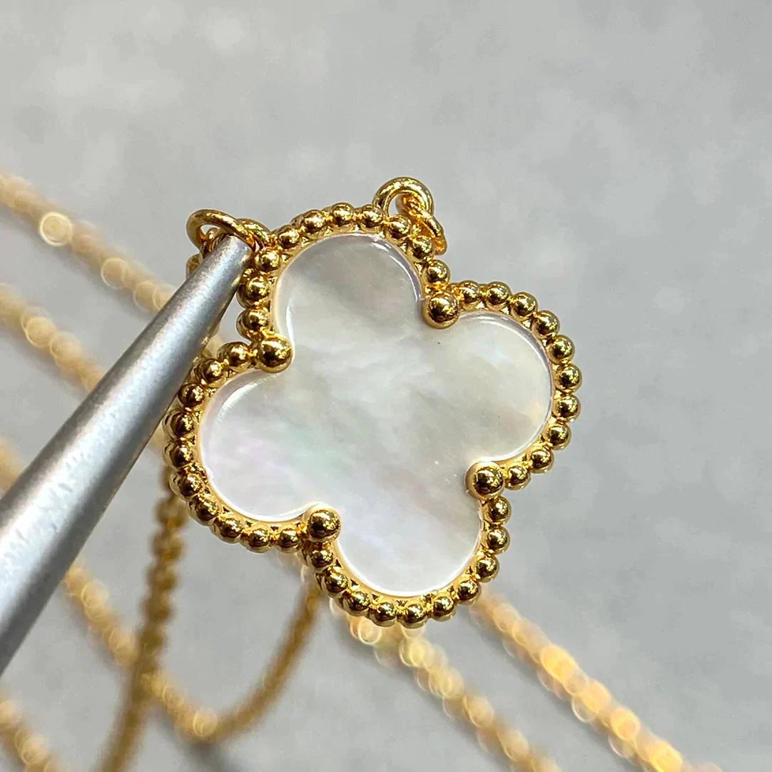 [Triumph Jewelry ]CLOVER 15MM WHITE MOTHER-OF-PEARL GOLD NECKLACE