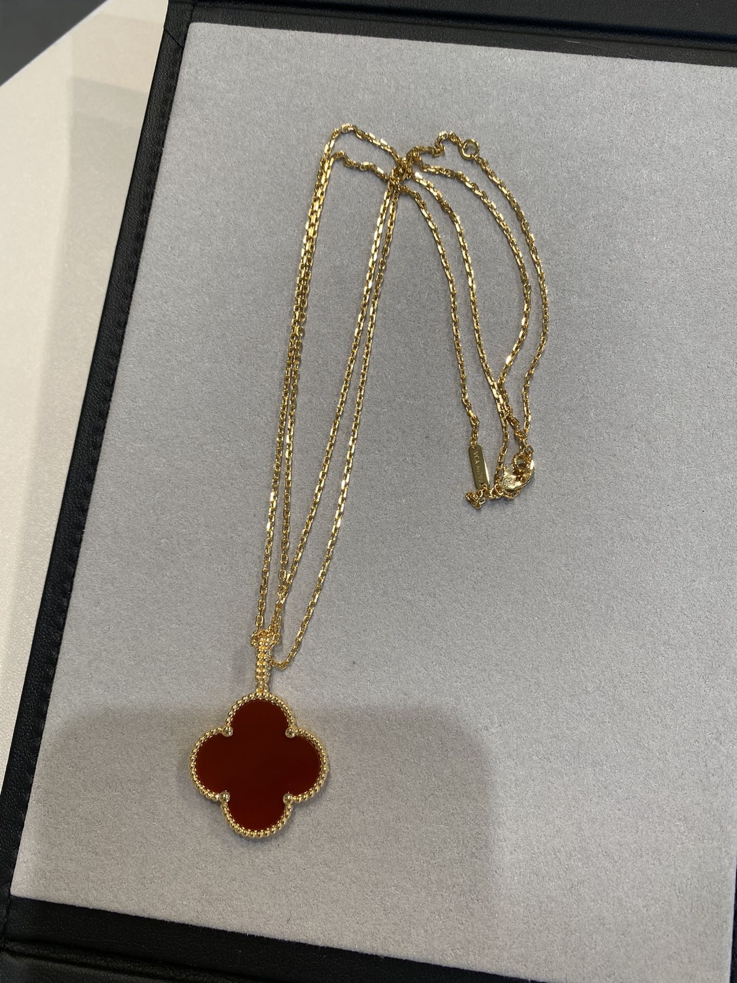 [Triumph Jewelry]CLOVER 25MM NECKLACE GOLD CARNELIAN