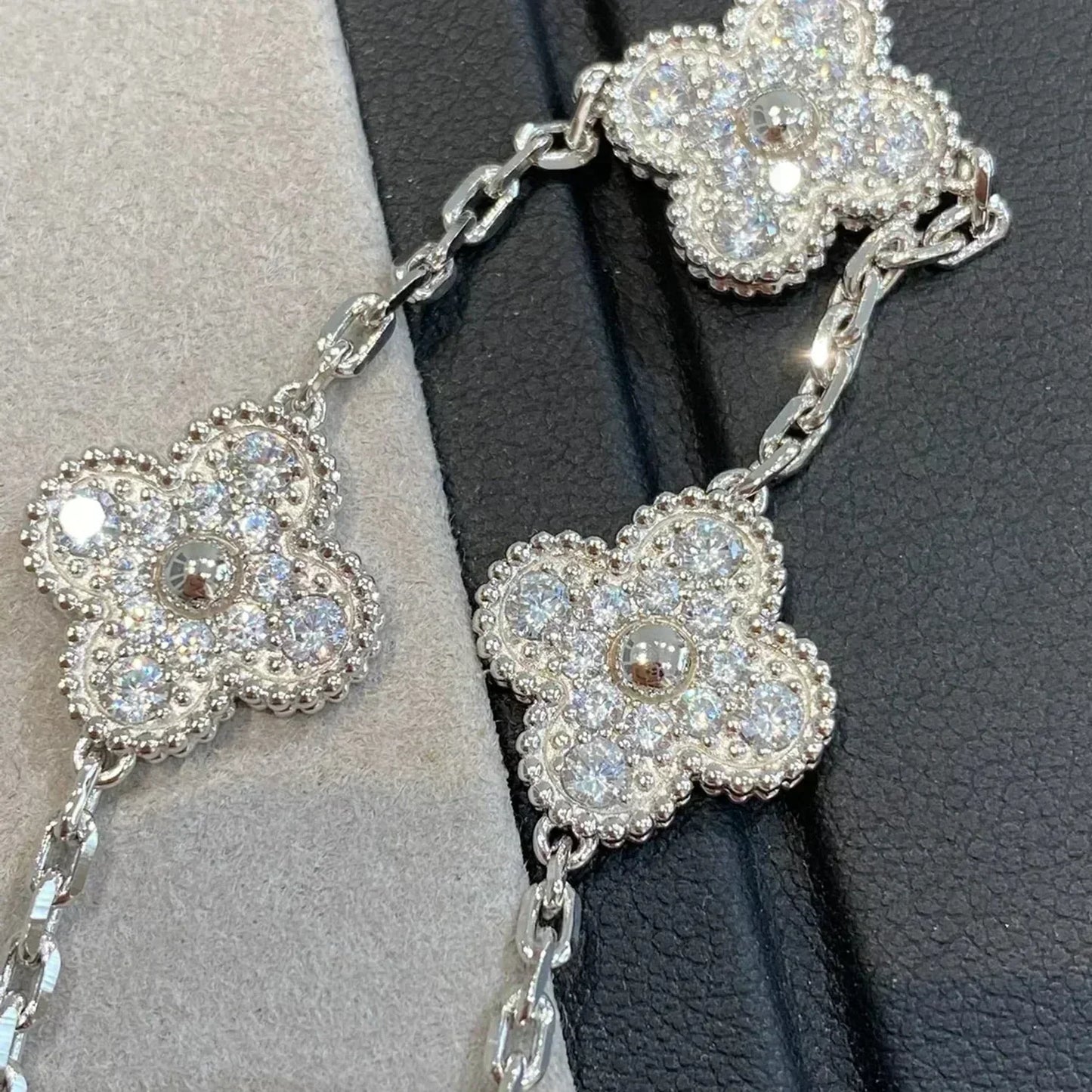 [StTriumph Jewelryar Jewelry] CLOVER 5 MOTIF FULL DIAMOND BRACELET COLLECTION