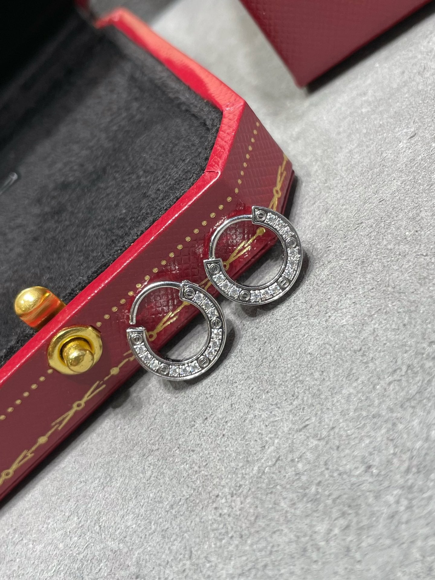 [Triumph Jewelry]LOVE DIAMOND EARRINGS
