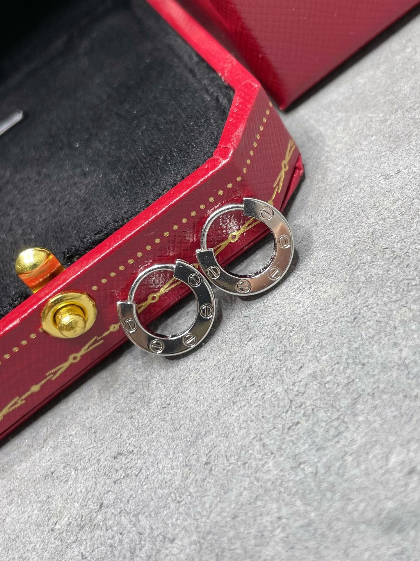 [Triumph Jewelry]LOVE MINI EARRINGS