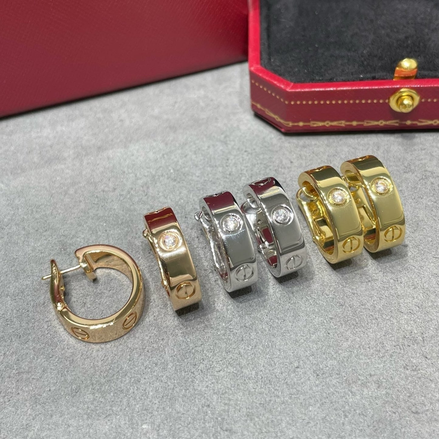 [Triumph Jewelry]LOVE 5.5MM 1 DIAMOND EARRINGS