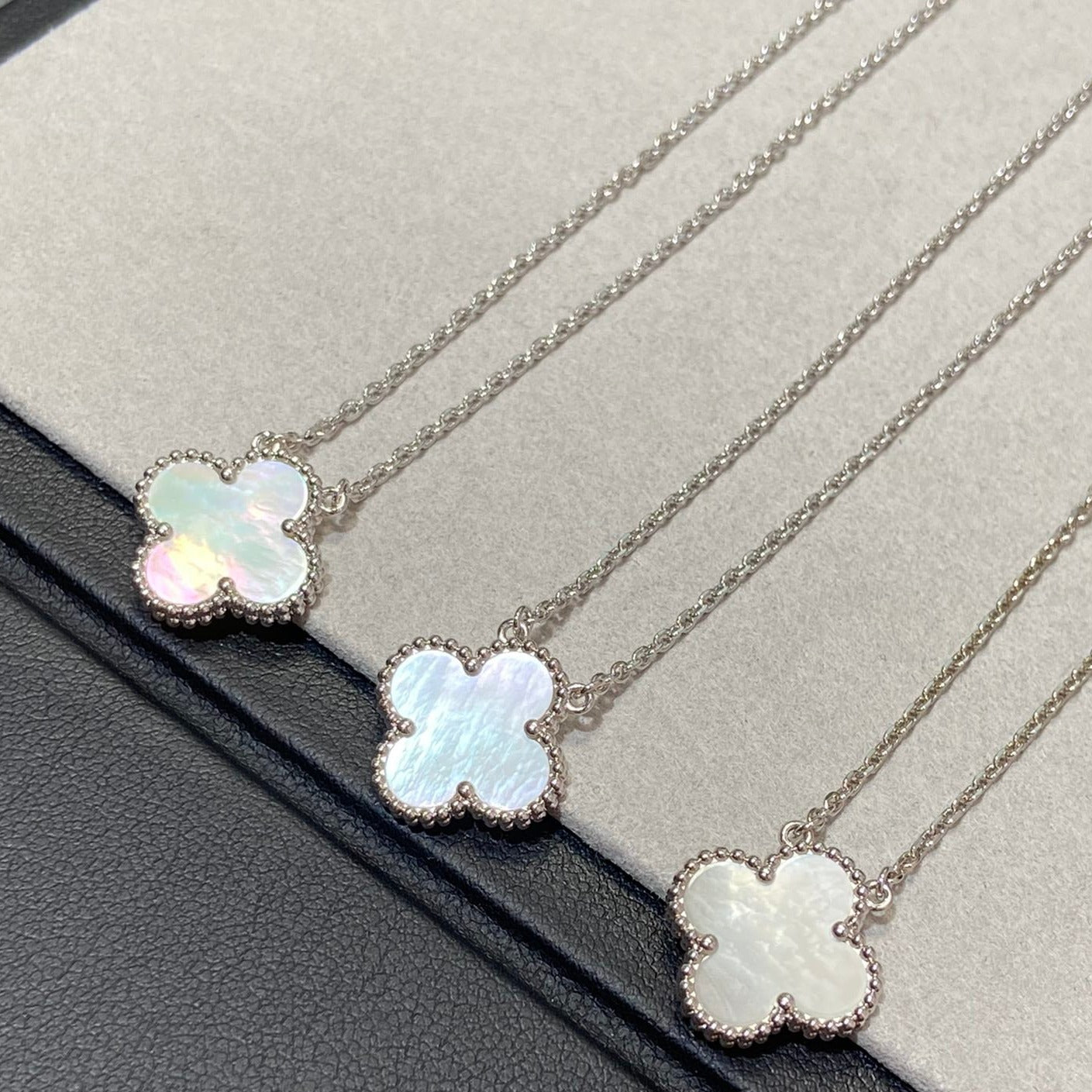 [Triumph Jewelry]CLOVER MEDIUM SILVER WHITE MOP NECKLACE