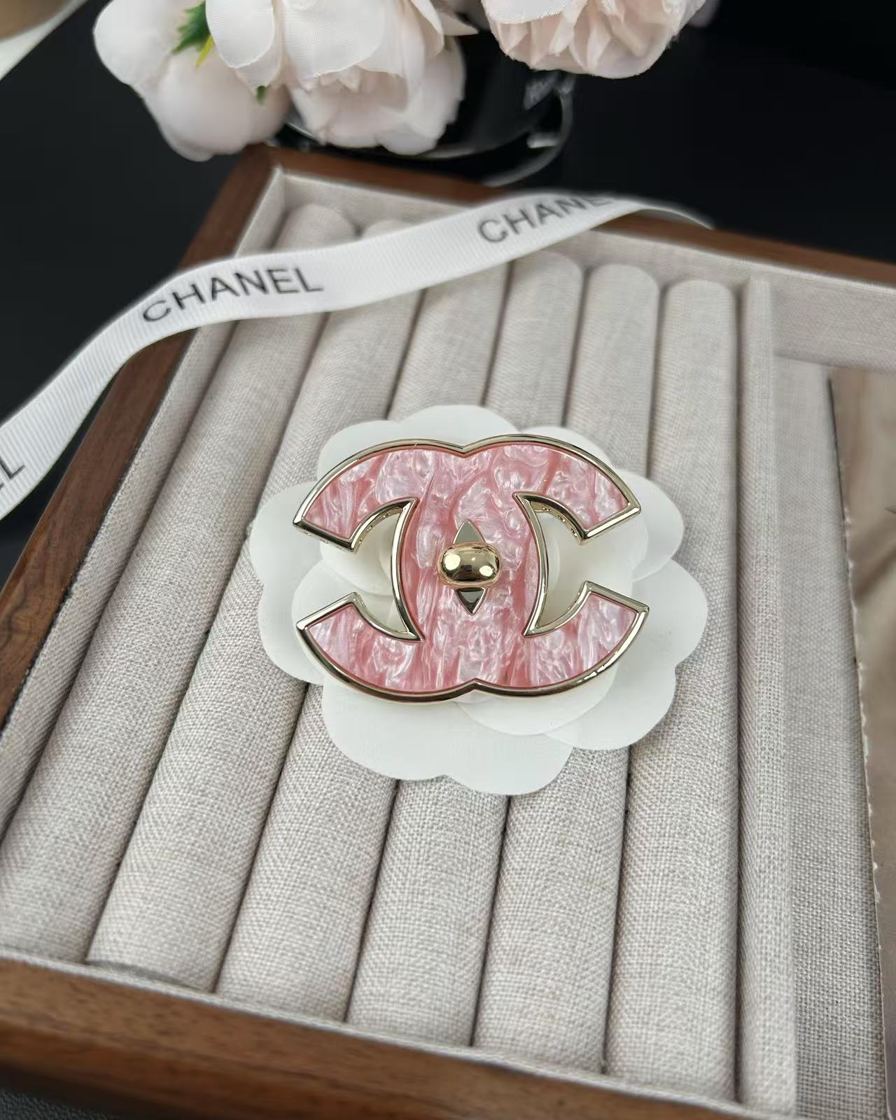 [Triumph Jewelry]Pink Resin Classic Brooch 5cm