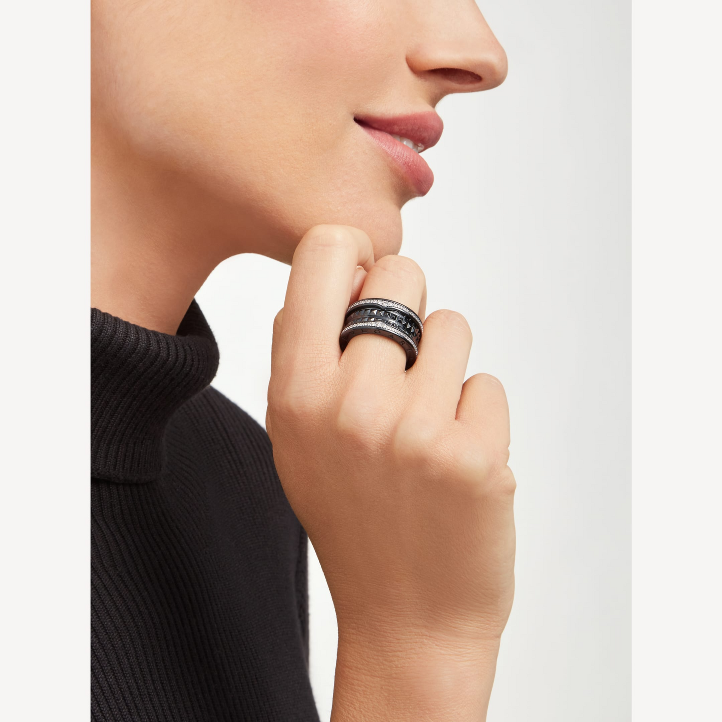[Triumph Jewelry]ZERO 1 ROCK FOUR-BAND BLACK CERAMIC WITH STUDDED SPIRAL AND PAVED DIAMONDS RING