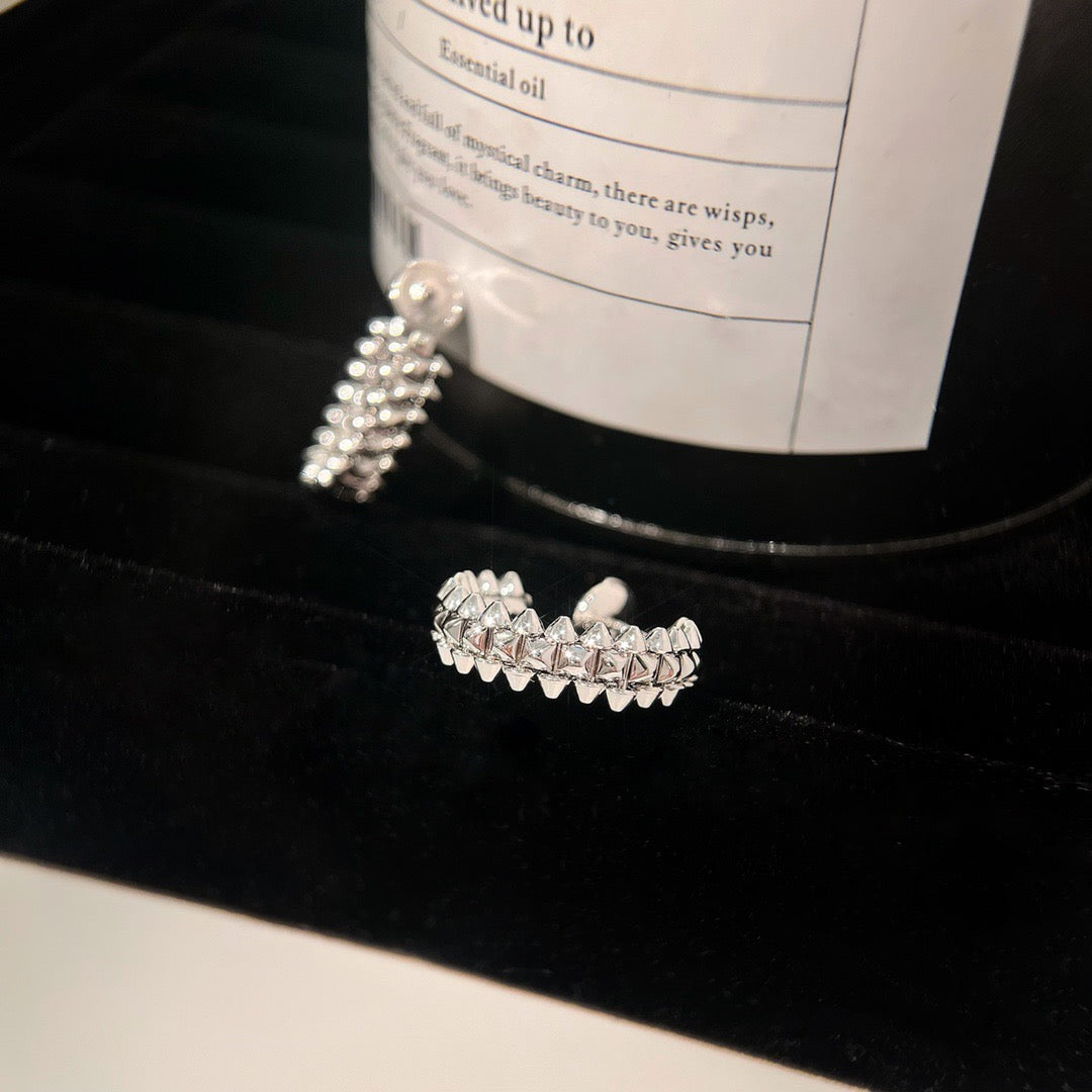 [Triumph Jewelry]CLASH SMALL HOOP EARRINGS
