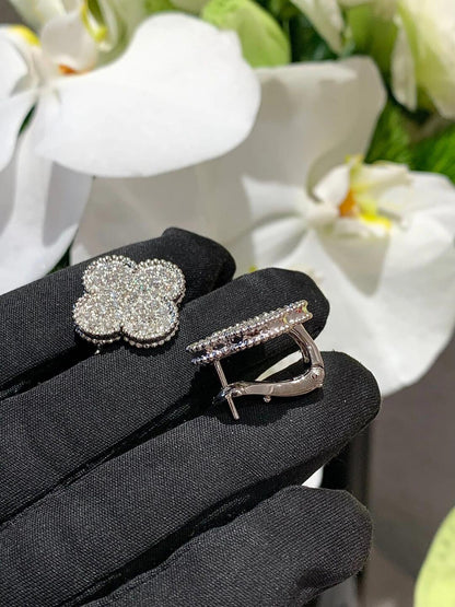 [Triumph Jewelry]CLOVER 20MM MOTIFS DIAMOND STUD EARRINGS SILVER