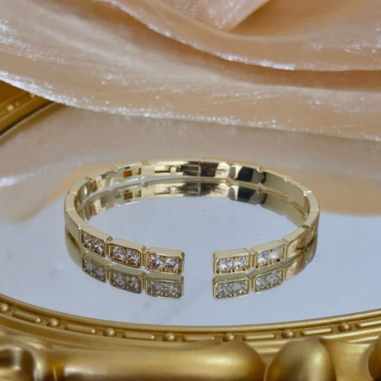 [Triumph Jewelry jewelrys]LOVE DIAMOND OPEN  BRACELET
